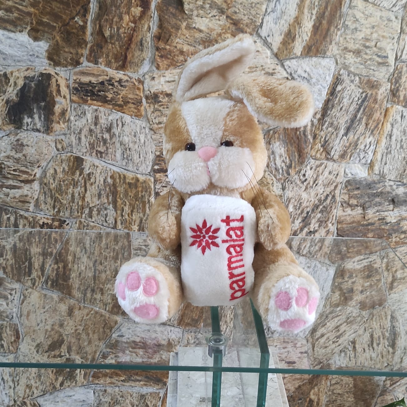 Coelho da coleção Mamíferos de Pelúcia da Parmalat, criada em 1997.