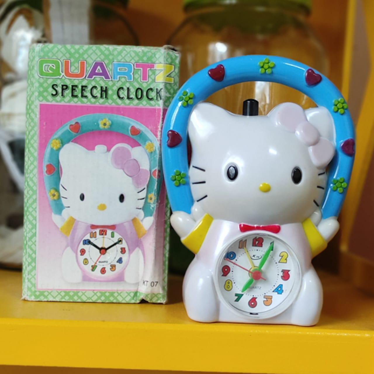Relógio despertador da Hello Kitty dos anos 1990/2000.