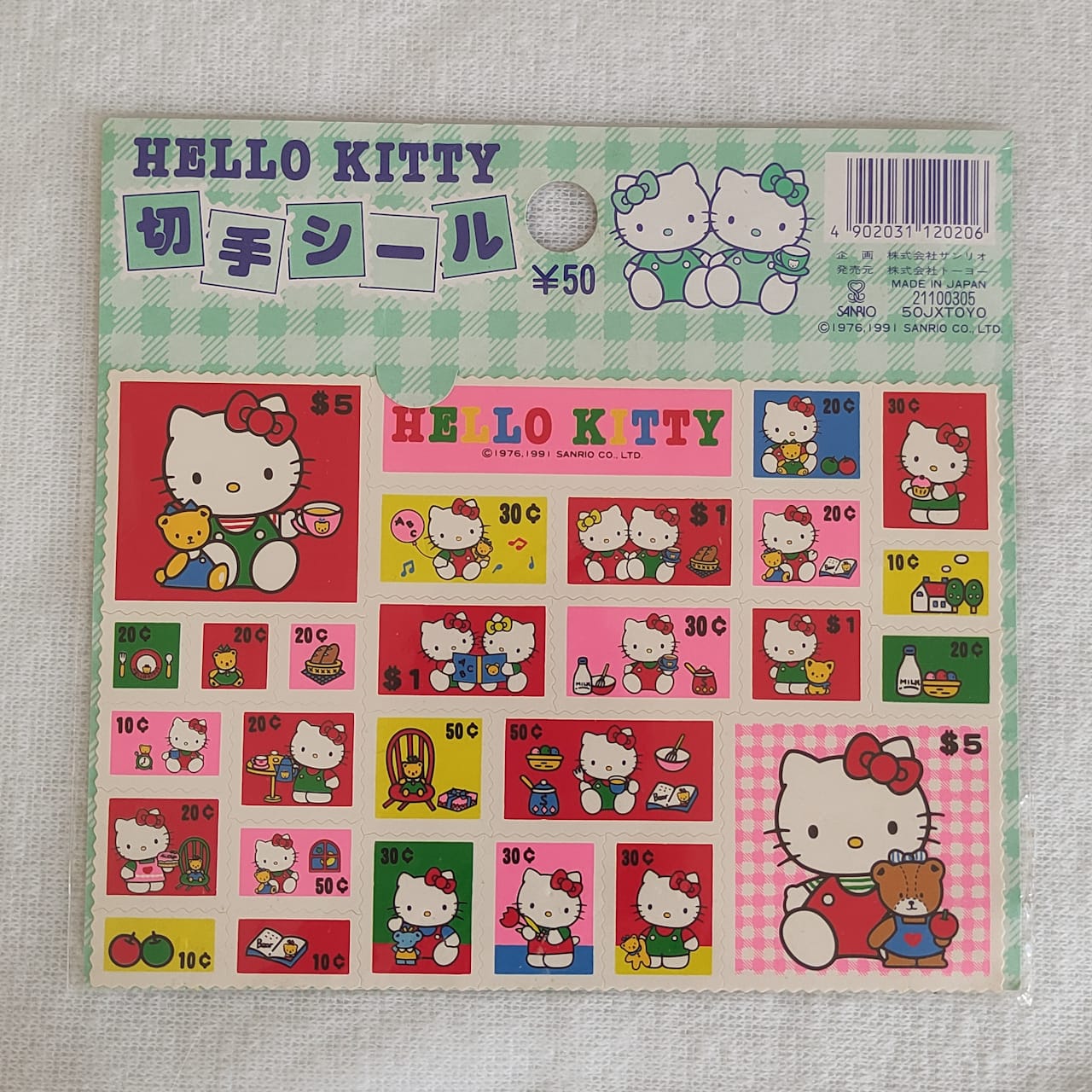 Selos adesivos da Hello Kitty fabricados em 1991 no Japão.